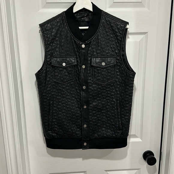 Zara Man - Black Gilet - Picture 1 of 7